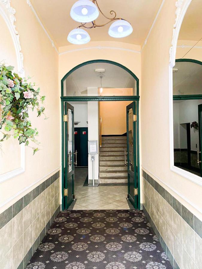 Apartma Marie 1880 Karlovy Vary Kültér fotó